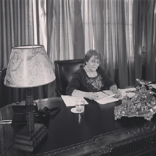 Bachelet in front of her desk, on Instagram